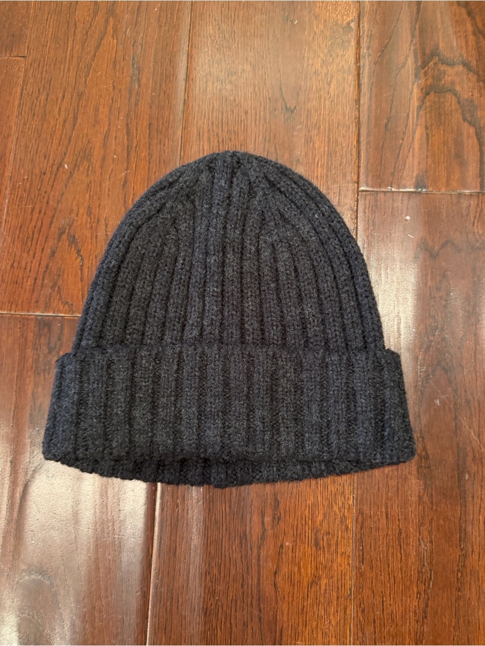 Uniqlo Heat Tech Ribbed Knit Beanie Toque Hat in Dark Charcoal Grey